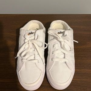 Women’s Nike Sport Lace Up with Closed Toe Slip On Sneakers